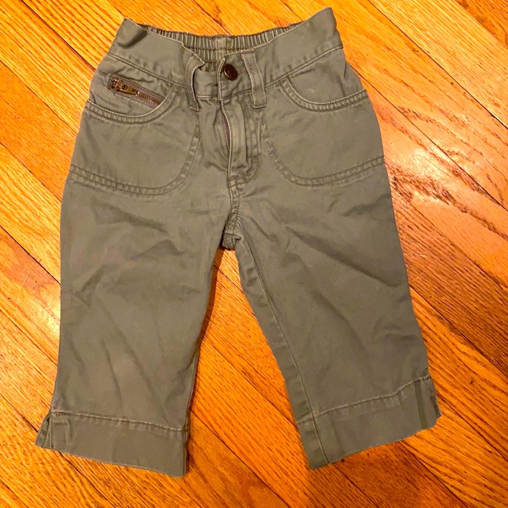 Size 4 olive capri